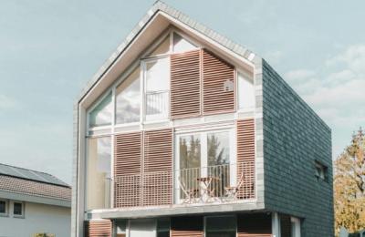 Family Victorian "View" Home